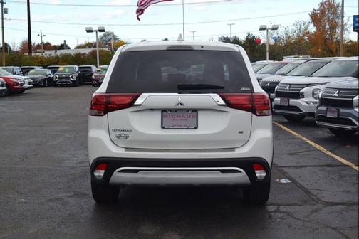 2020 Mitsubishi Outlander SE