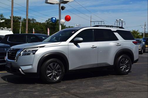 2022 Nissan Pathfinder SV 4WD