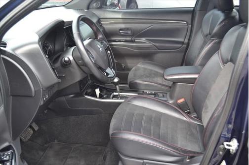 2020 Mitsubishi Outlander LE