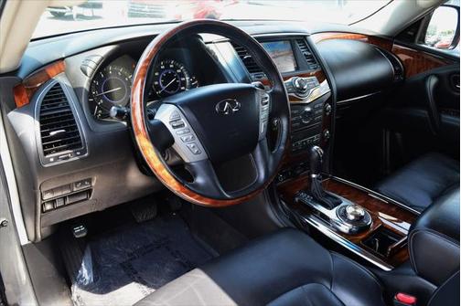 2017 INFINITI QX80 Base