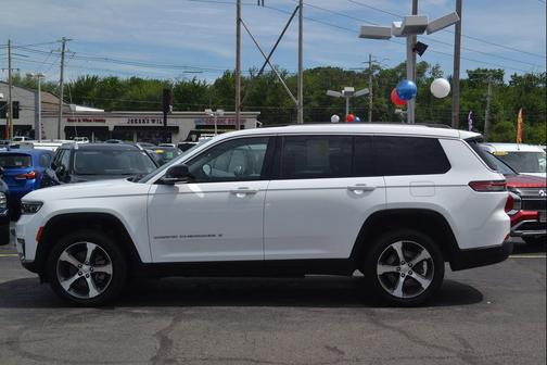 Bright White Clearcoat 2023 Jeep Grand Cherokee L Limited