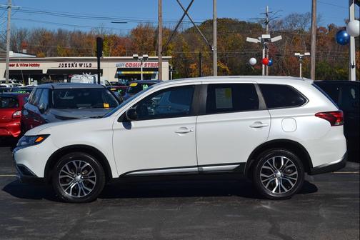 2016 Mitsubishi Outlander ES
