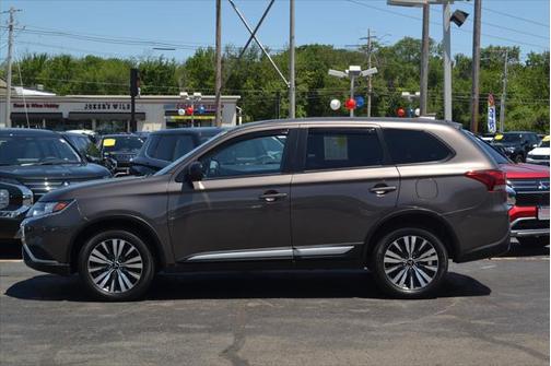2020 Mitsubishi Outlander ES