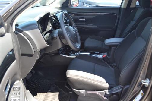 2020 Mitsubishi Outlander ES