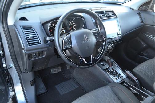 2025 Mitsubishi Outlander Sport 2.0 LE