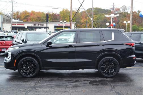 2023 Mitsubishi Outlander SE Black Edition S-AWC