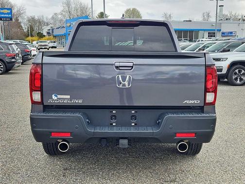 Modern Steel Metallic 2023 Honda Ridgeline RTL-E