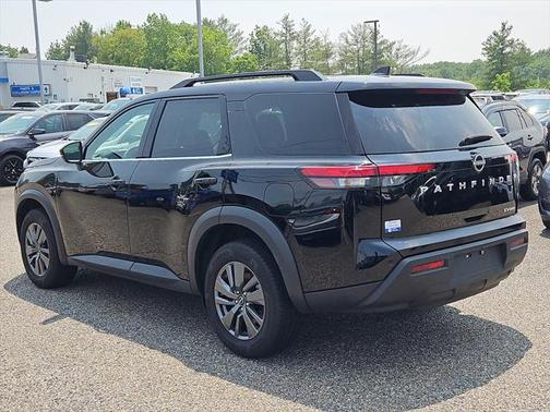 2024 Nissan Pathfinder SV 4WD