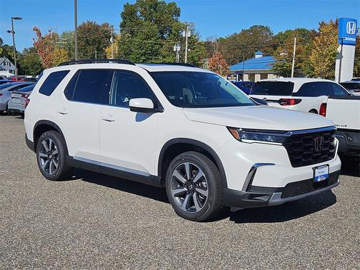 2025 Honda Pilot Touring 8-Passenger