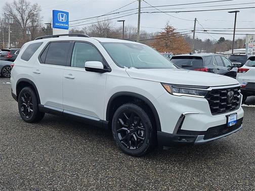 2025 Honda Pilot Touring 8-Passenger