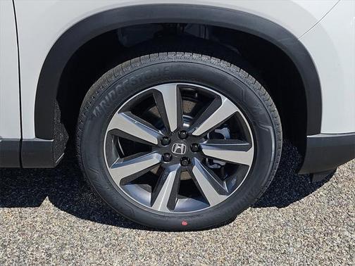 2025 Honda Pilot Touring 8-Passenger