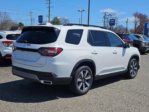 2025 Honda Pilot Touring 8-Passenger
