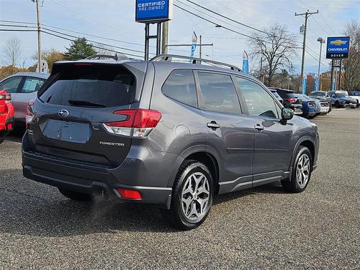 2022 Subaru Forester Premium