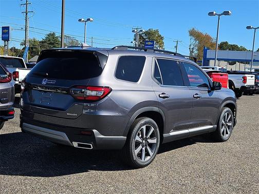 2025 Honda Pilot Touring 8-Passenger