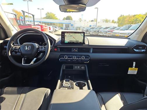 2025 Honda Pilot Touring 8-Passenger