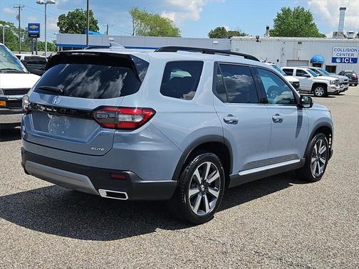 2023 Honda Pilot AWD Elite