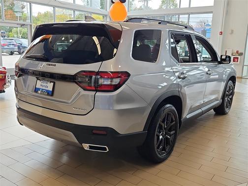 2025 Honda Pilot Touring 8-Passenger