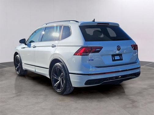2023 Volkswagen Tiguan 2.0T SE R-Line Black 4MOTION