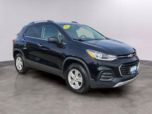 Mosaic Black Metallic 2017 Chevrolet Trax LT