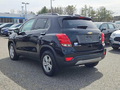 Mosaic Black Metallic 2017 Chevrolet Trax LT