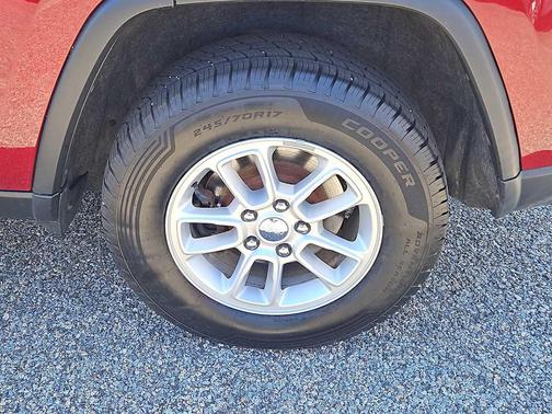Velvet Red Pearlcoat 2018 Jeep Grand Cherokee Laredo E
