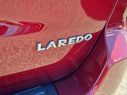 Velvet Red Pearlcoat 2018 Jeep Grand Cherokee Laredo E