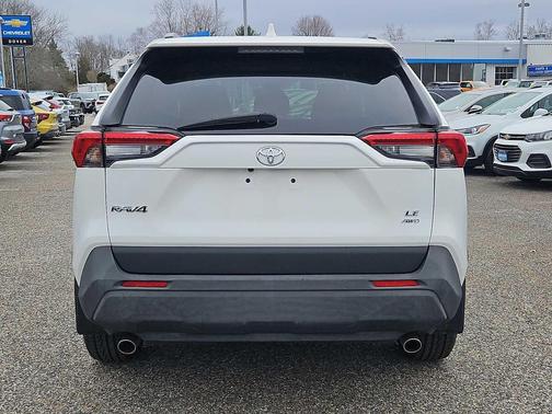 2019 Toyota RAV4 LE