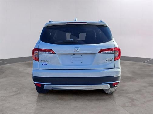 2022 Honda Pilot Touring 8-Passenger