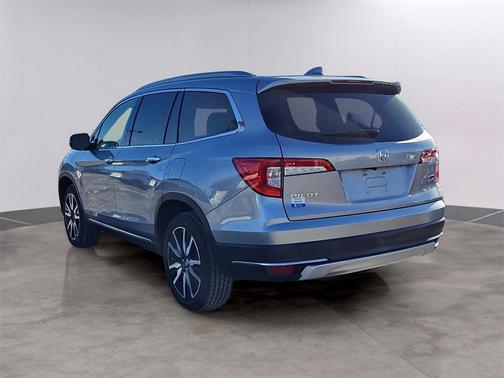 2022 Honda Pilot Touring 8-Passenger