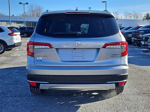 2022 Honda Pilot Touring 8-Passenger
