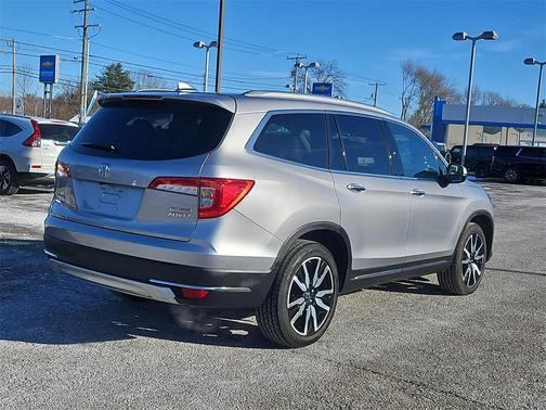 2022 Honda Pilot Touring 8-Passenger
