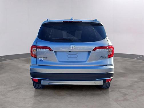 2022 Honda Pilot Touring 8-Passenger