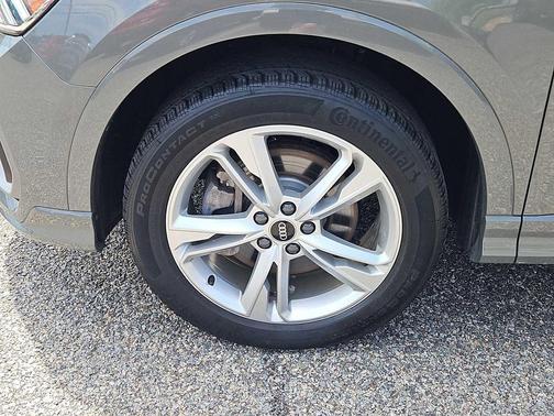 Chronos Gray Metallic 2022 Audi Q3 45 S line Premium Plus