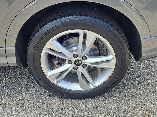 Chronos Gray Metallic 2022 Audi Q3 45 S line Premium Plus