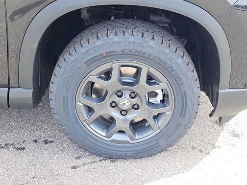Crystal Black Pearl 2026 Honda Pilot TrailSport