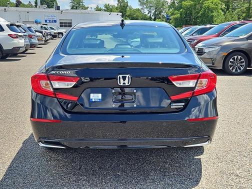 2022 Honda Accord Hybrid Touring