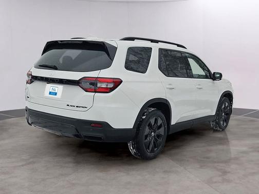 Platinum White Pearl 2026 Honda Pilot Black Edition