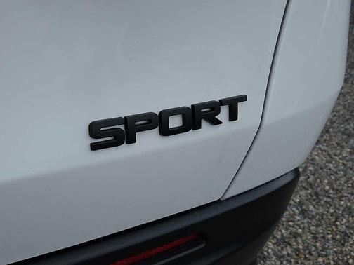 Platinum White Pearl 2026 Honda HR-V AWD Sport