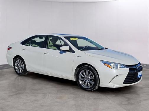 2016 Toyota Camry Hybrid XLE