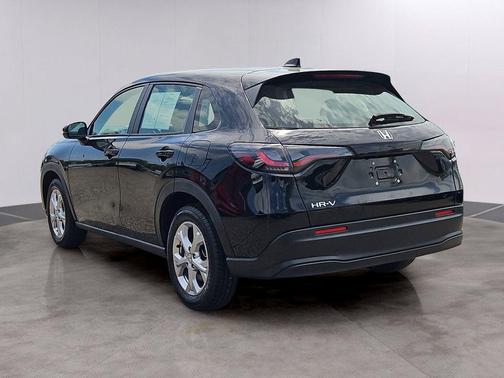 Crystal Black Pearl 2023 Honda HR-V LX