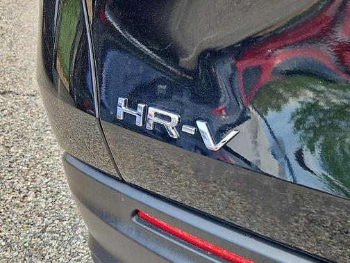 Crystal Black Pearl 2023 Honda HR-V LX