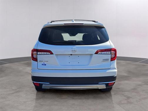 2022 Honda Pilot Touring 8-Passenger