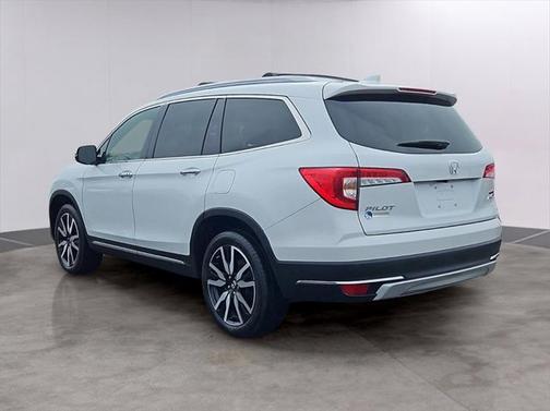 2022 Honda Pilot Touring 8-Passenger