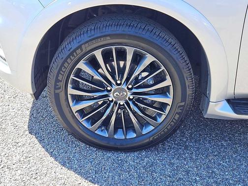 2021 INFINITI QX80 Luxe