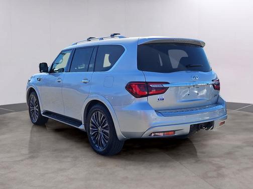 2021 INFINITI QX80 Luxe