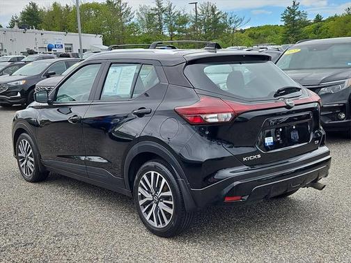 2022 Nissan Kicks SV