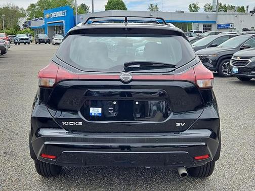 2022 Nissan Kicks SV
