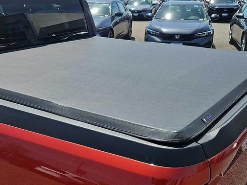 Hot Pepper Red Tinted Clearcoat Metallic 2022 Ford Maverick XLT