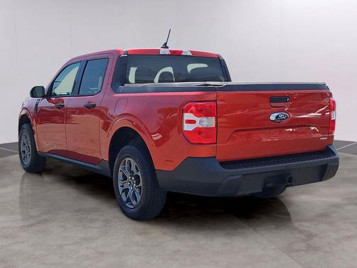 Hot Pepper Red Tinted Clearcoat Metallic 2022 Ford Maverick XLT