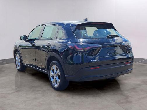 Crystal Black Pearl 2023 Honda HR-V LX
